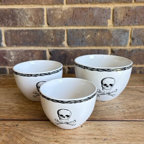 Skull Signature Housewares Ceramic Halloween 3 Nesting Bowls Microwave Safe - Picture 2 of 11